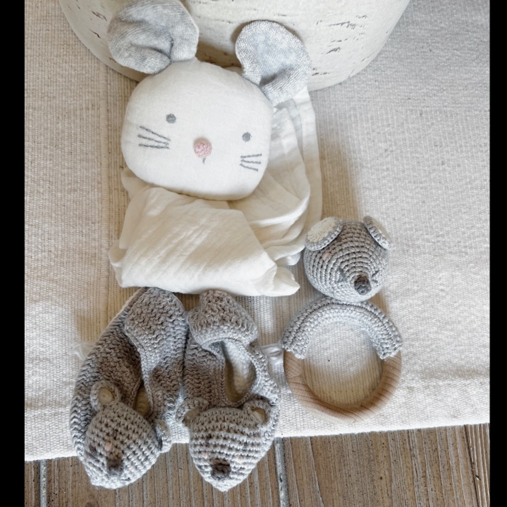 Albetta snuggle gift set from Anthropologie